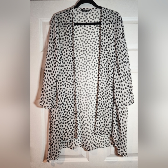 Slinky Brand White And Black Spotted Lightweight Sheer Open Front Top L 35in Lon - Picture 1 of 5